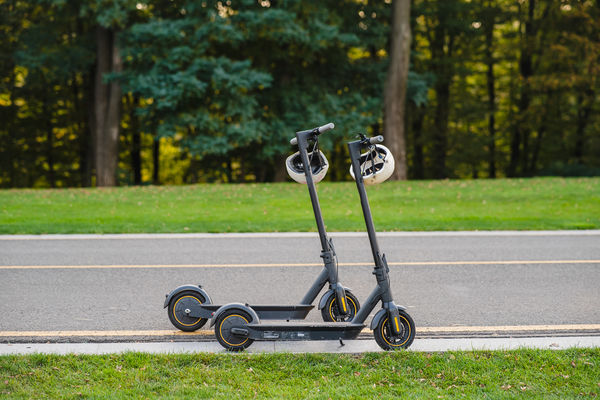 Port du casque obligatoire sur les trottinettes électriques dont la vitesse maximale dépasse 20 km/h